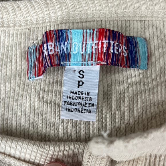 Urban Outfitters Off-Shoulder Ribbed Henley Top in Cream - Picture 2 of 3